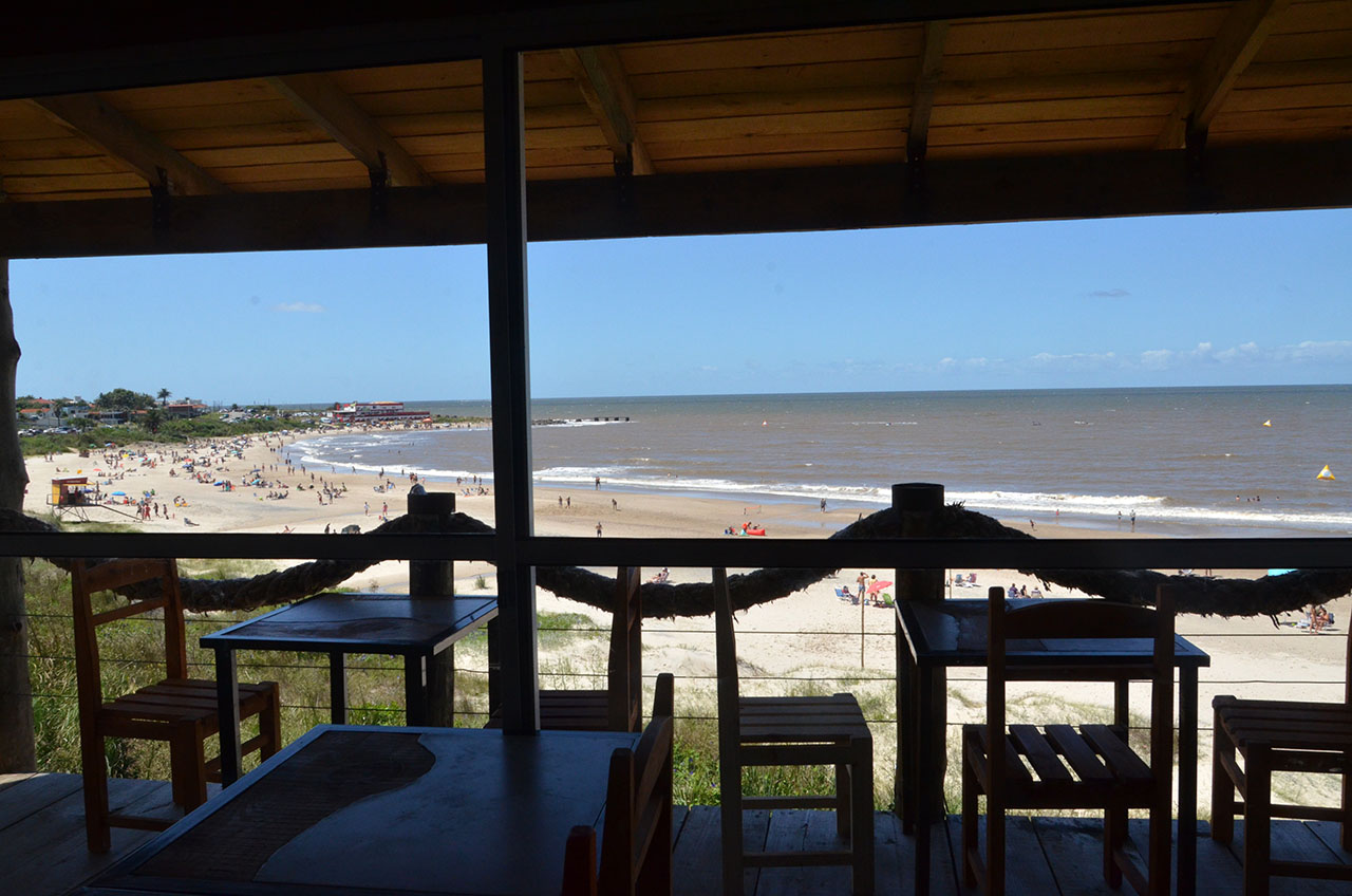 Cero Es Tres playa bar