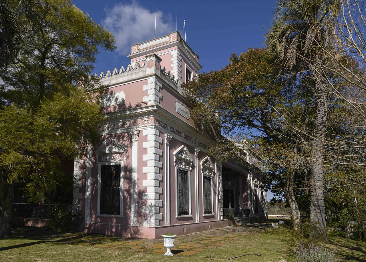 Museo "Casona Presidente Tte. Gral. Máximo Tajes"